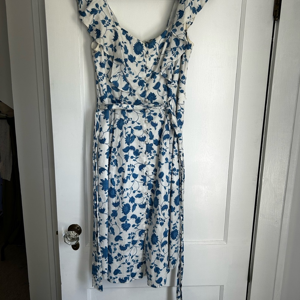 Gal Meets Glam Blue Floral Midi Dress on Cream